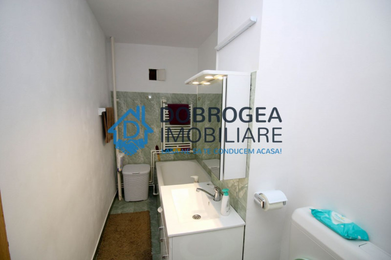 Faleza, 3 camere, Etaj 1, decomandat, renovat