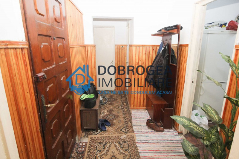 Vest, 3 camere, parter, balcon