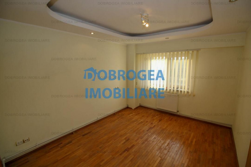 E3, apartament 4 camere, 85 mp, etaj 1