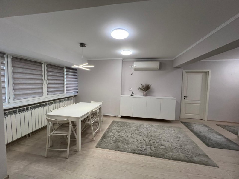 E3, 3 camere 100 mp, mobilat si renovat lux, parcare, centrala termica
