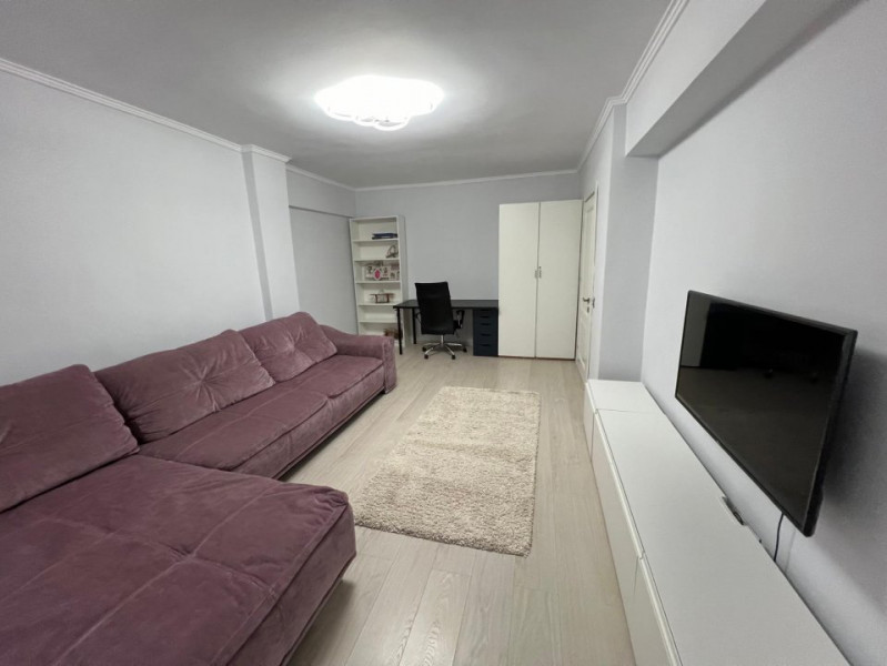 E3, 3 camere 100 mp, mobilat si renovat lux, parcare, centrala termica