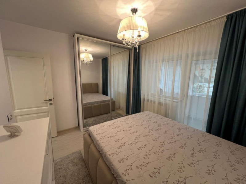 E3, 3 camere 100 mp, mobilat si renovat lux, parcare, centrala termica