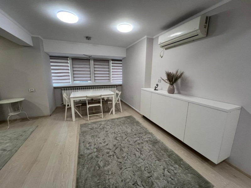 E3, 3 camere 100 mp, mobilat si renovat lux, parcare, centrala termica