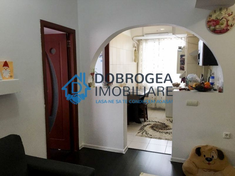 Victoriei, 3 camere, etajul 1, renovat, mobilat si utilat