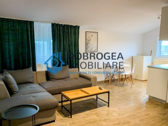 Spitalului, 2 camere, renovat, utilat si mobilat