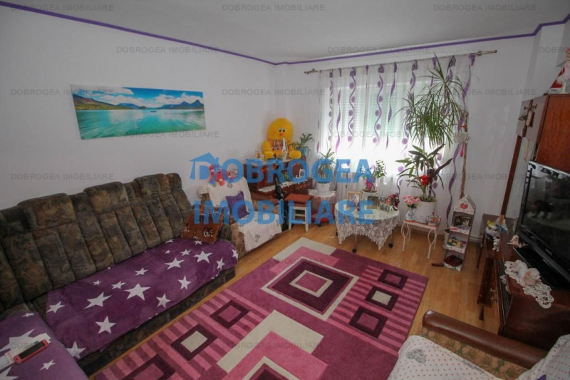 Faleza, apartament cu 3 camere, decomandat