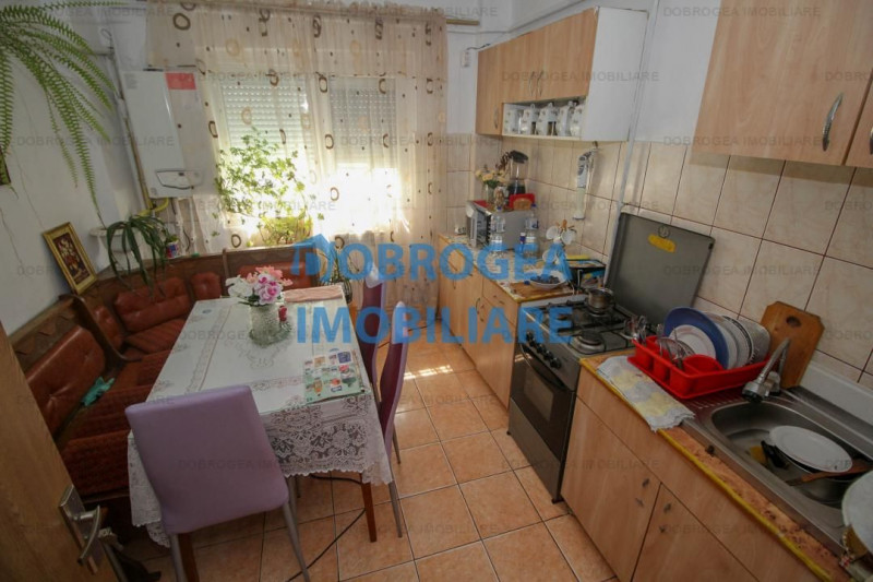 Faleza, apartament cu 3 camere, decomandat