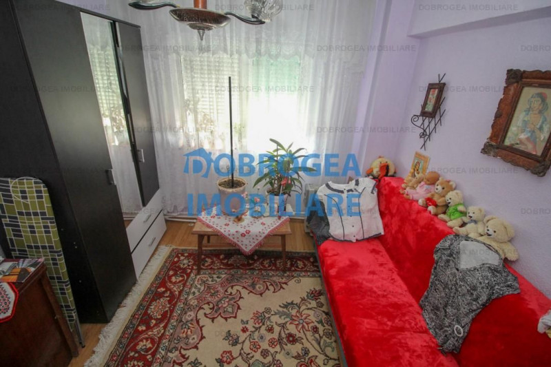 Faleza, apartament cu 3 camere, decomandat