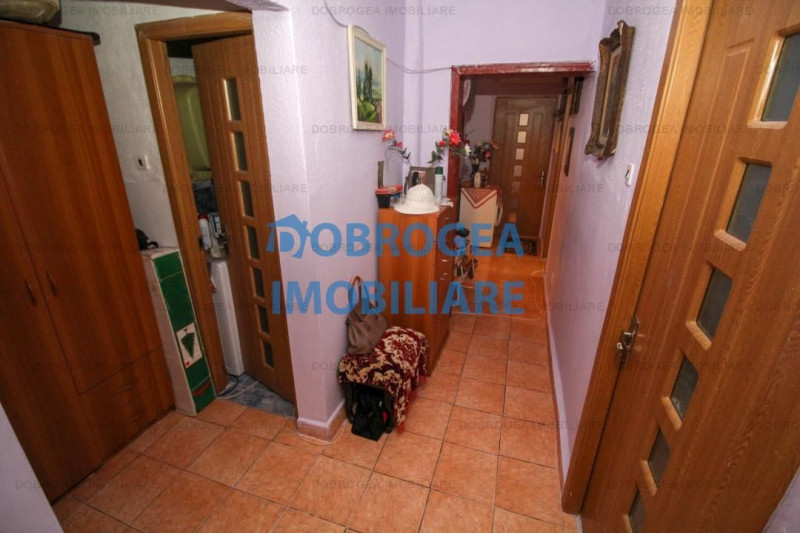 Faleza, apartament cu 3 camere, decomandat