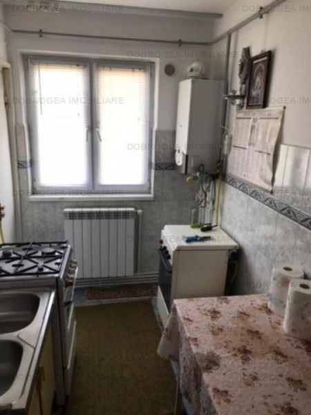 Sabinelor, apartament 3 camere, 68 mp, gaze si AC