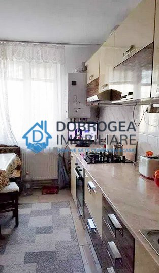 Spitalului, 2 camere, decomandat, centrala termica