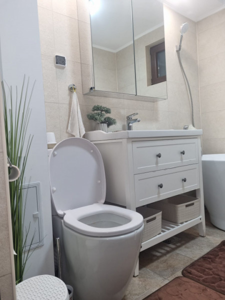 E3, etaj 2, decomandat, renovat, centrala termica