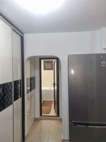 E3, etaj 2, decomandat, renovat, centrala termica