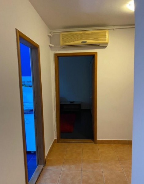 Spitalului, 3 camere, decomandat, centrala, mobilat