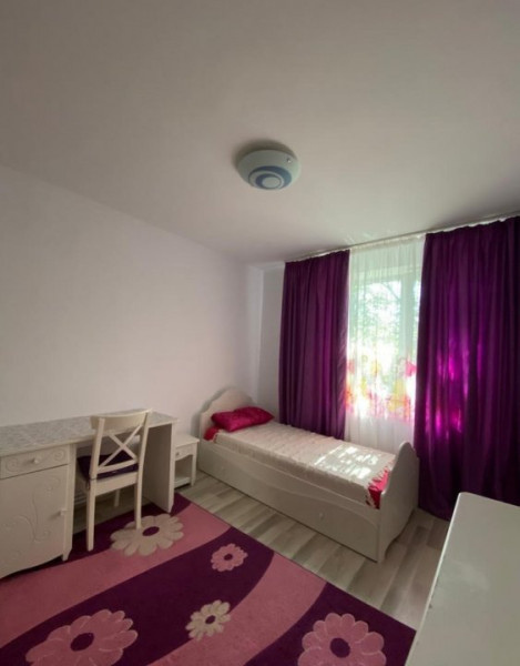 Spitalului, 3 camere, decomandat, centrala, mobilat