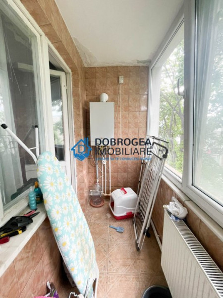 Spitalului, 3 camere, decomandat, centrala, mobilat