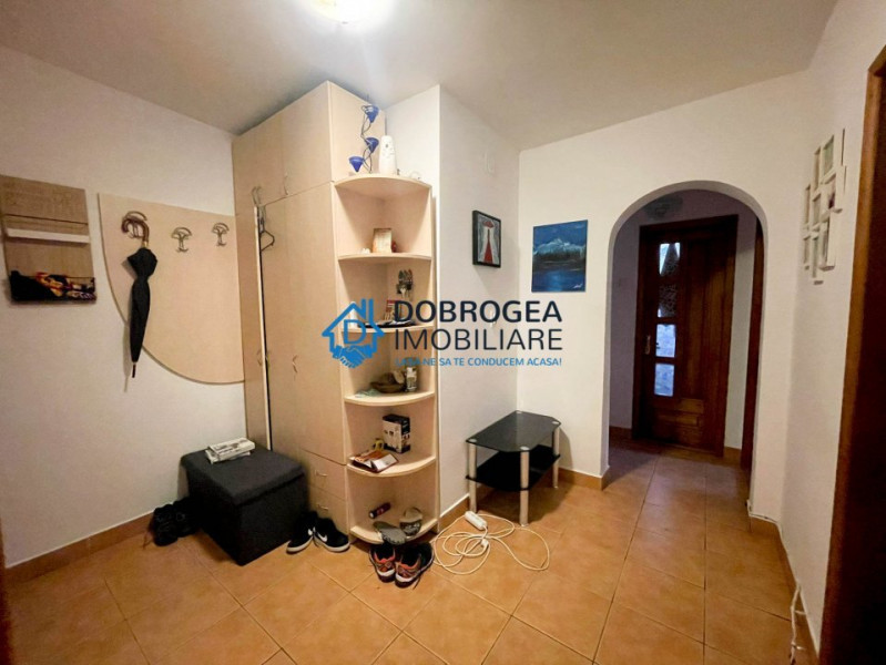 Spitalului, 3 camere, decomandat, centrala, mobilat